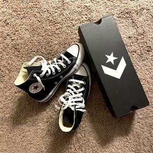 black converse all star chuck taylors size 6.5